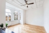 Charmanter Altbauklassiker – 3 Zimmer in bester Lage - Wohnzimmer